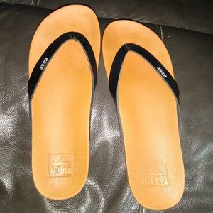 Women's  Reef flip flop-  Like NWOT    7